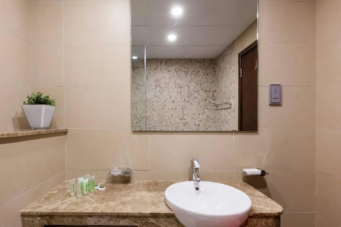 Guestready - The Yellow Door Dubai